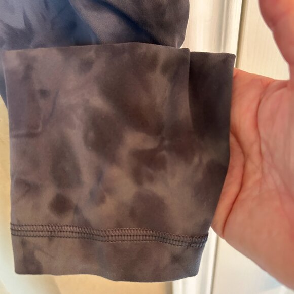 Lululemon Leggings - Gray Pattern - Size 8 - Picture 6 of 11